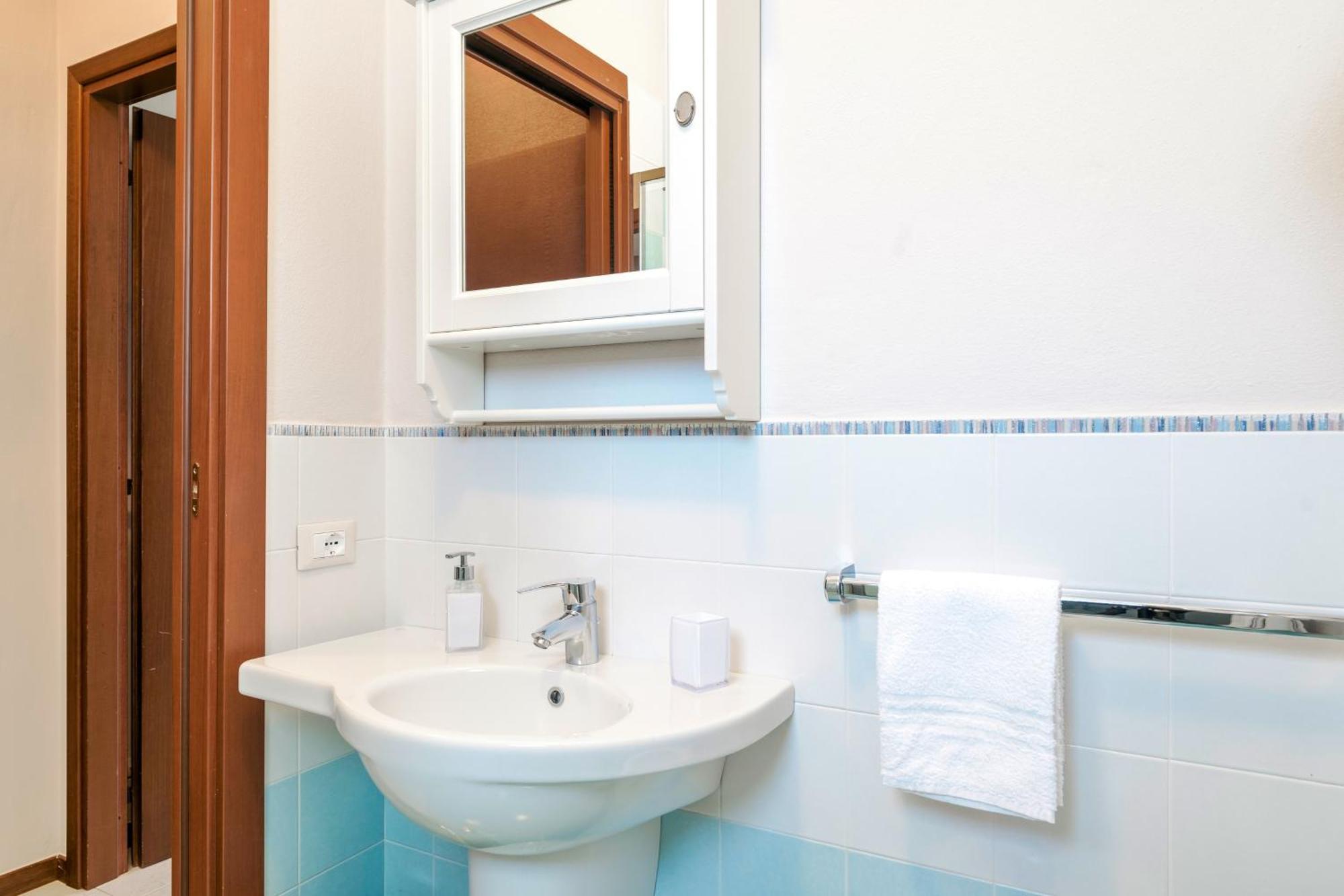 Apartments Blitz - Regarda Travel Lazise Luaran gambar